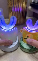 Maya R. — 2-pack · Lion + Dinosaur